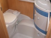 Wenn's mal pressiert, gibt's eine Toilette an Bord.