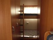 Schränke und Heckbett